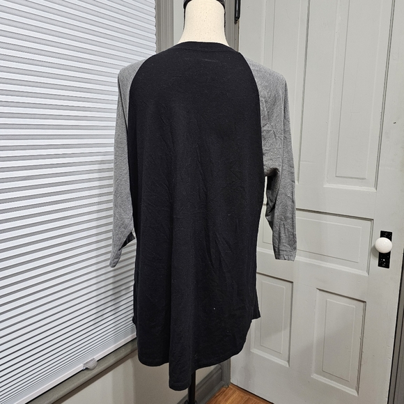 Torrid Hocus Pocus Fly Black & Grey Raglan - Picture 7 of 8